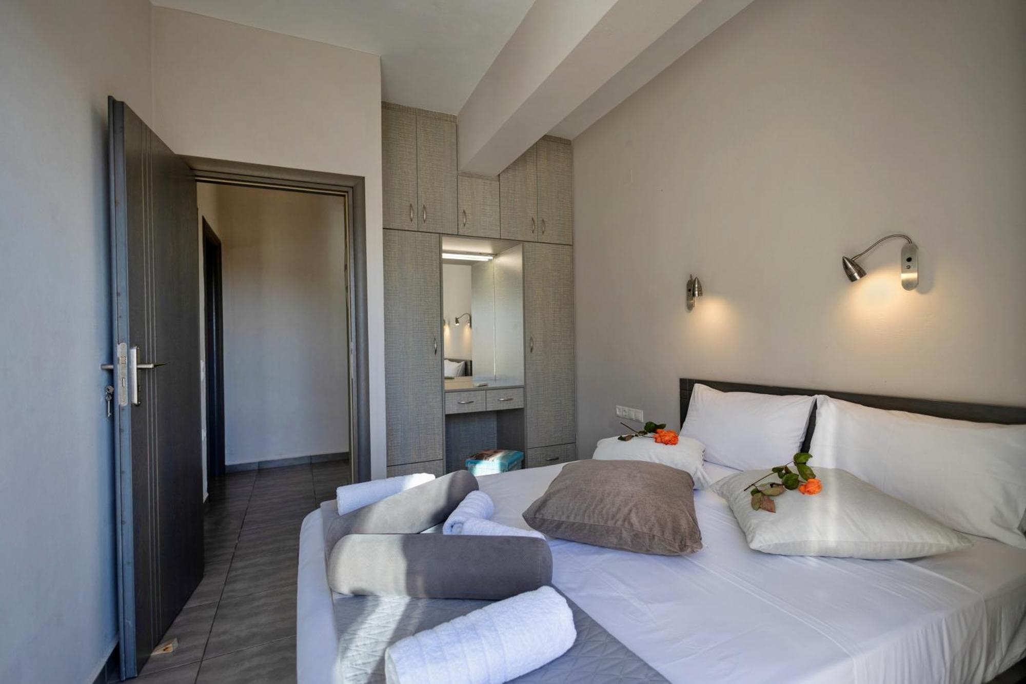 Akrotiri Panorama- Luxury Rental Apartments With Sea View Rodakino Exterior photo